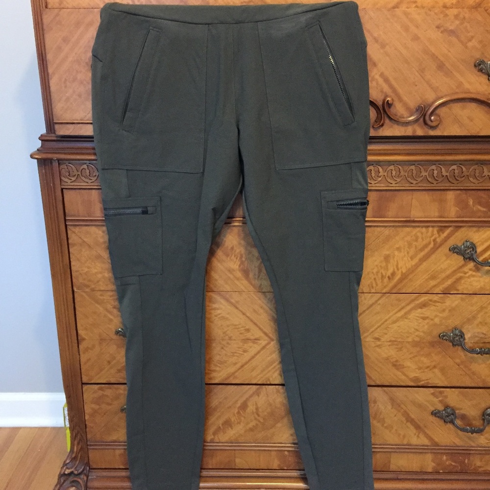ATHLETA - Headlands Hybrid Cargo Pants